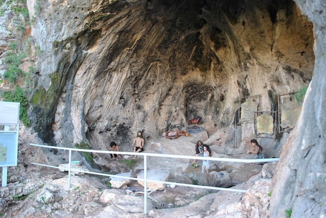 שמורת הטבע נחל מערות באזור הכרמל