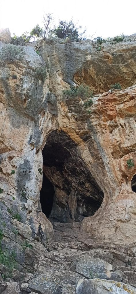 מערת אצבע – המערה שבמתלול הכרמל