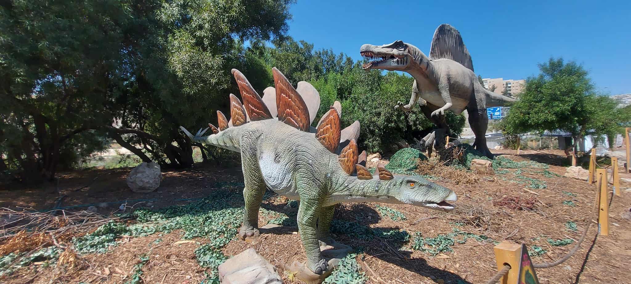 הבוטניזאור – תערוכת דינוזאורים בגן הבוטני ירושלים