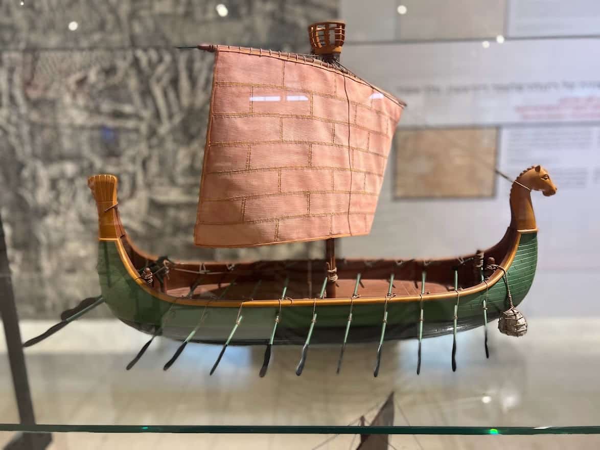 אוניה ויקינגית במוזיאון הימי חיפה