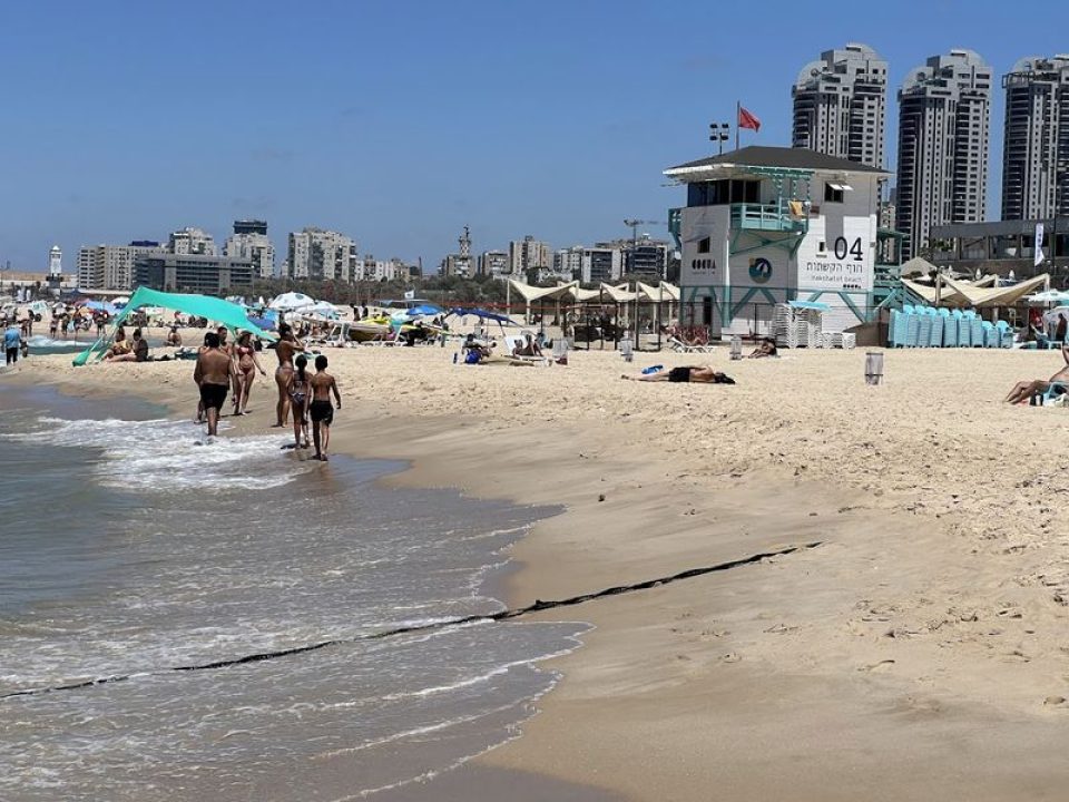 חוף הקשתות באשדוד